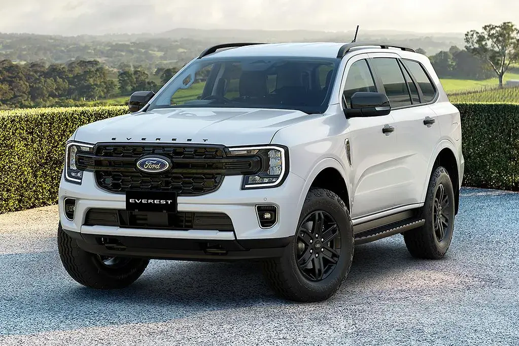 Ford Everest Black Edition In Alabaster White Pealescent Front 3qtr