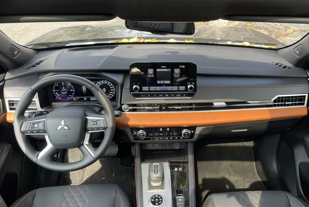 Mitsubishi Outlander PHEV 2026