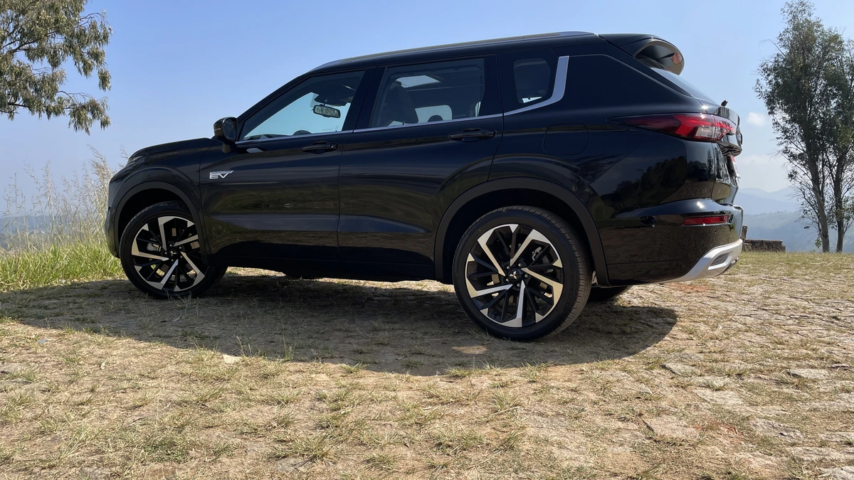 Mitsubishi Outlander PHEV 2026