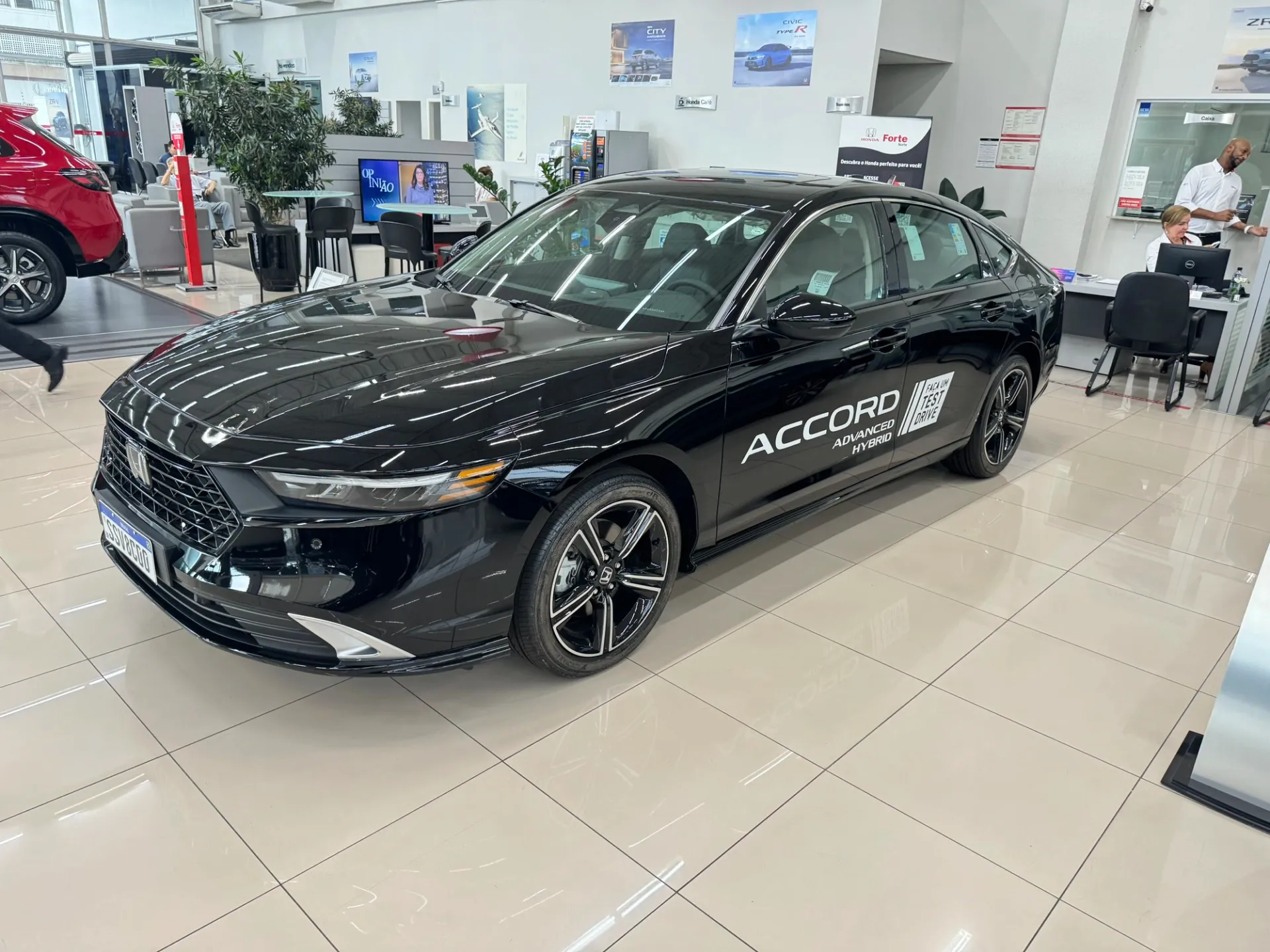 Honda Accord Híbrido 2024 (4)