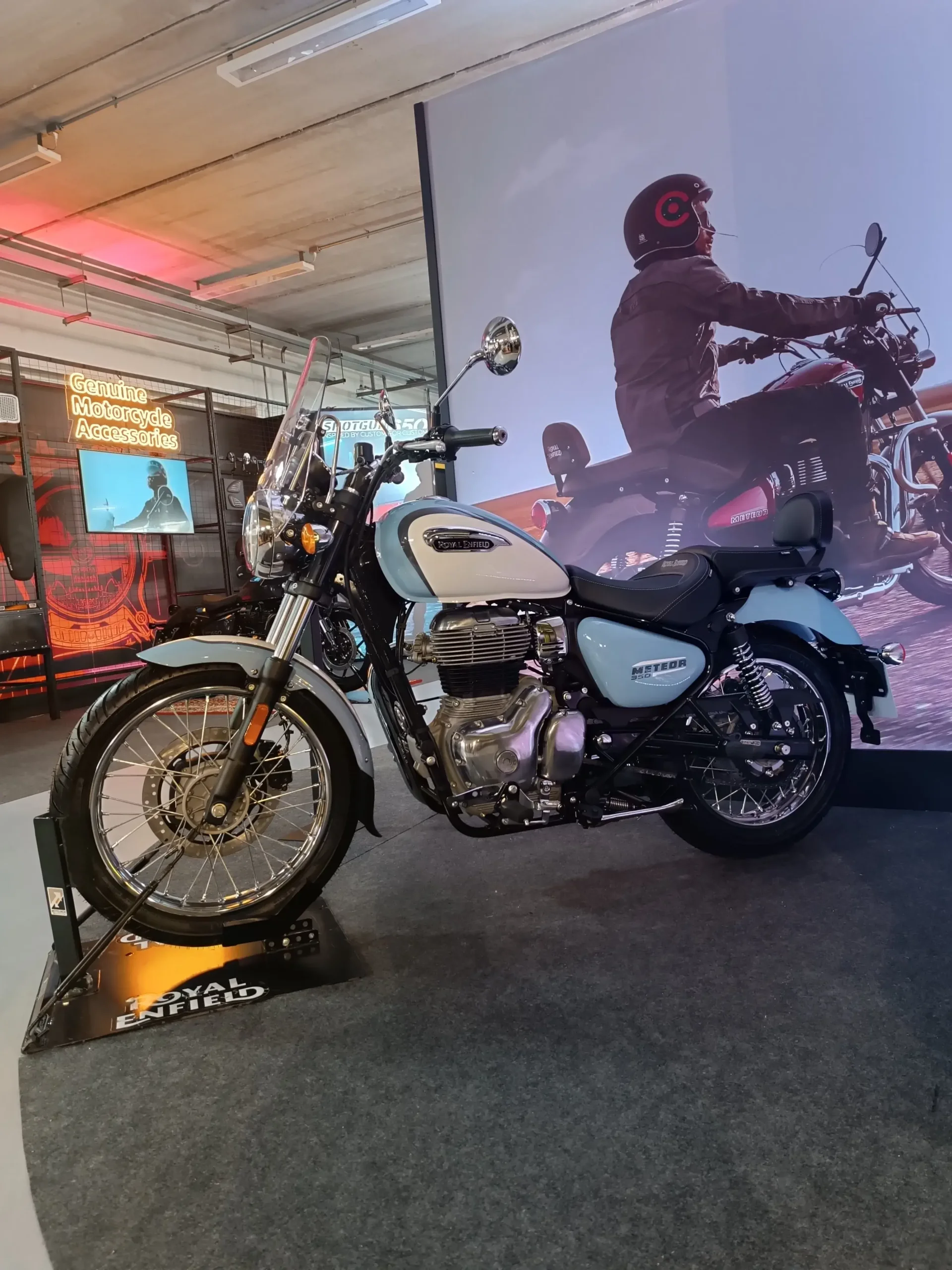 A maioria dos modelos da Royal Enfield tem apelo retrô - como esta linda Classic 350 Aurora
