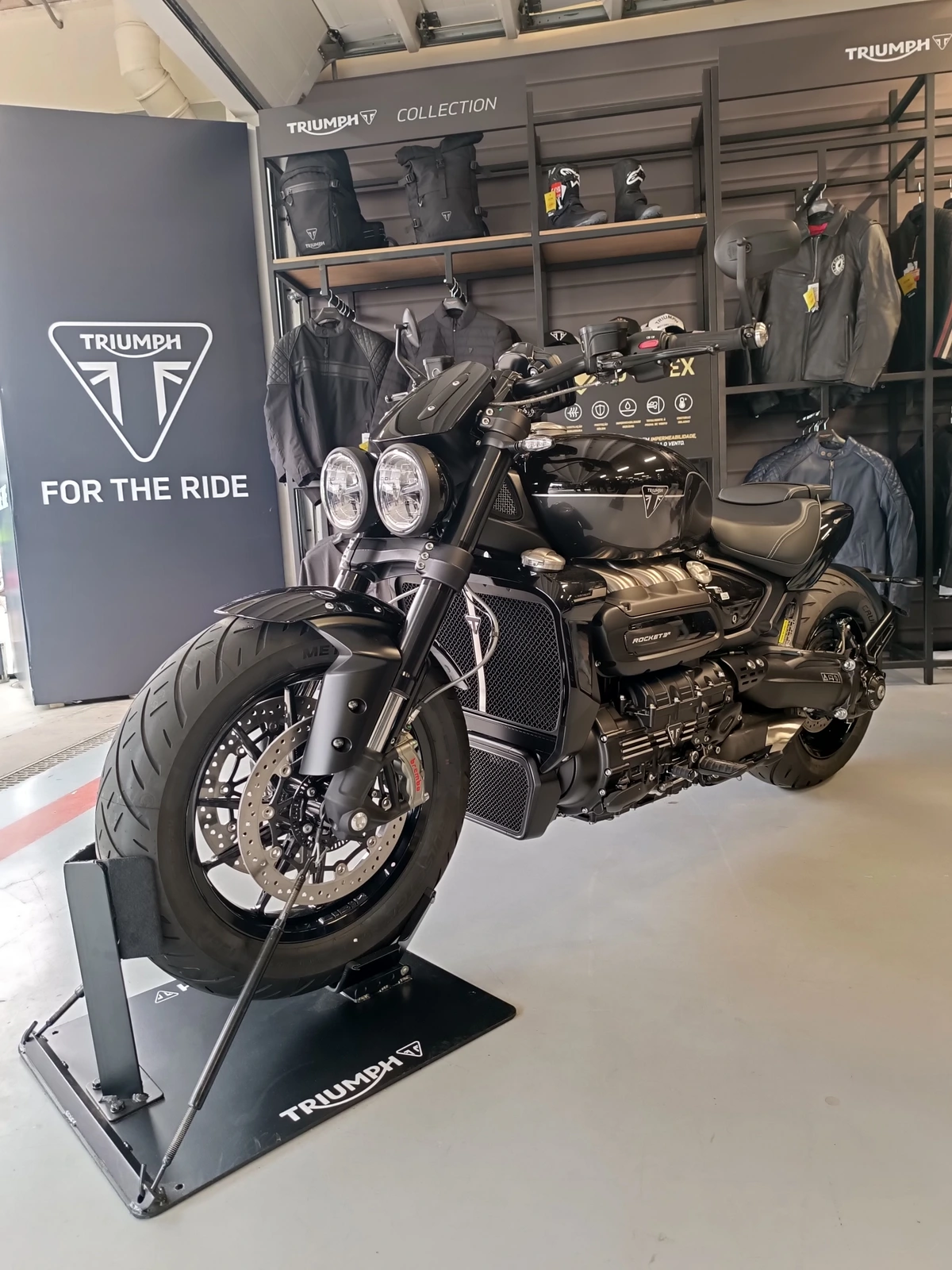 Triumph Rocket 3r 2