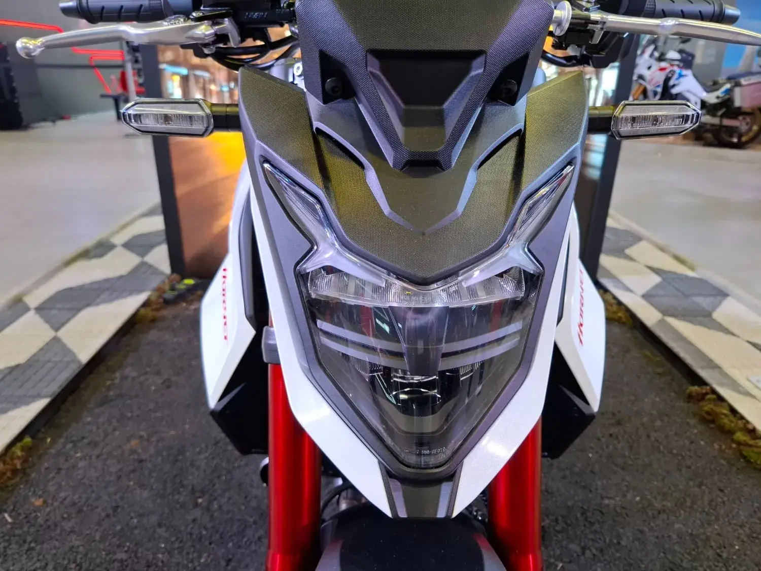Honda Hornet 750 (3)