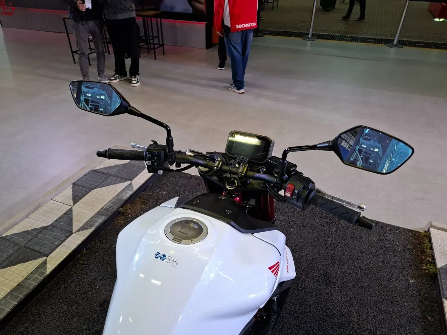 Honda Hornet 750 (5)