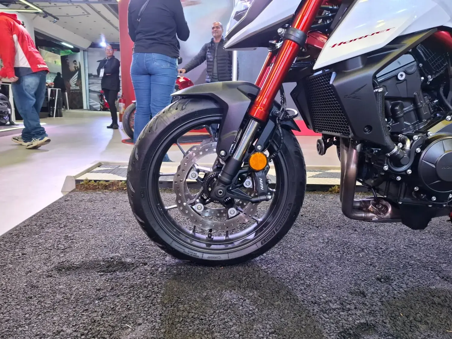Honda Hornet 750 (7)