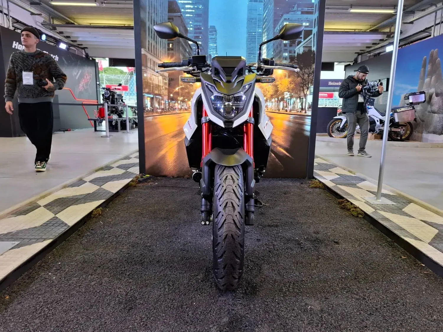 Honda Hornet 750 (8)