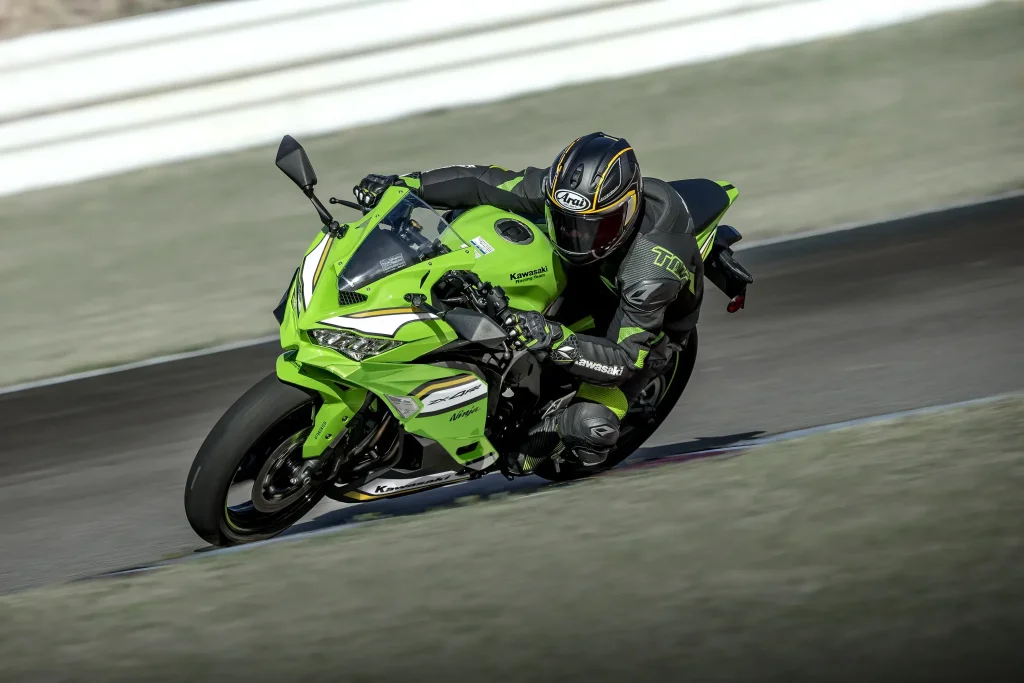 Kawasaki Ninja Zx 4 Rr (1)
