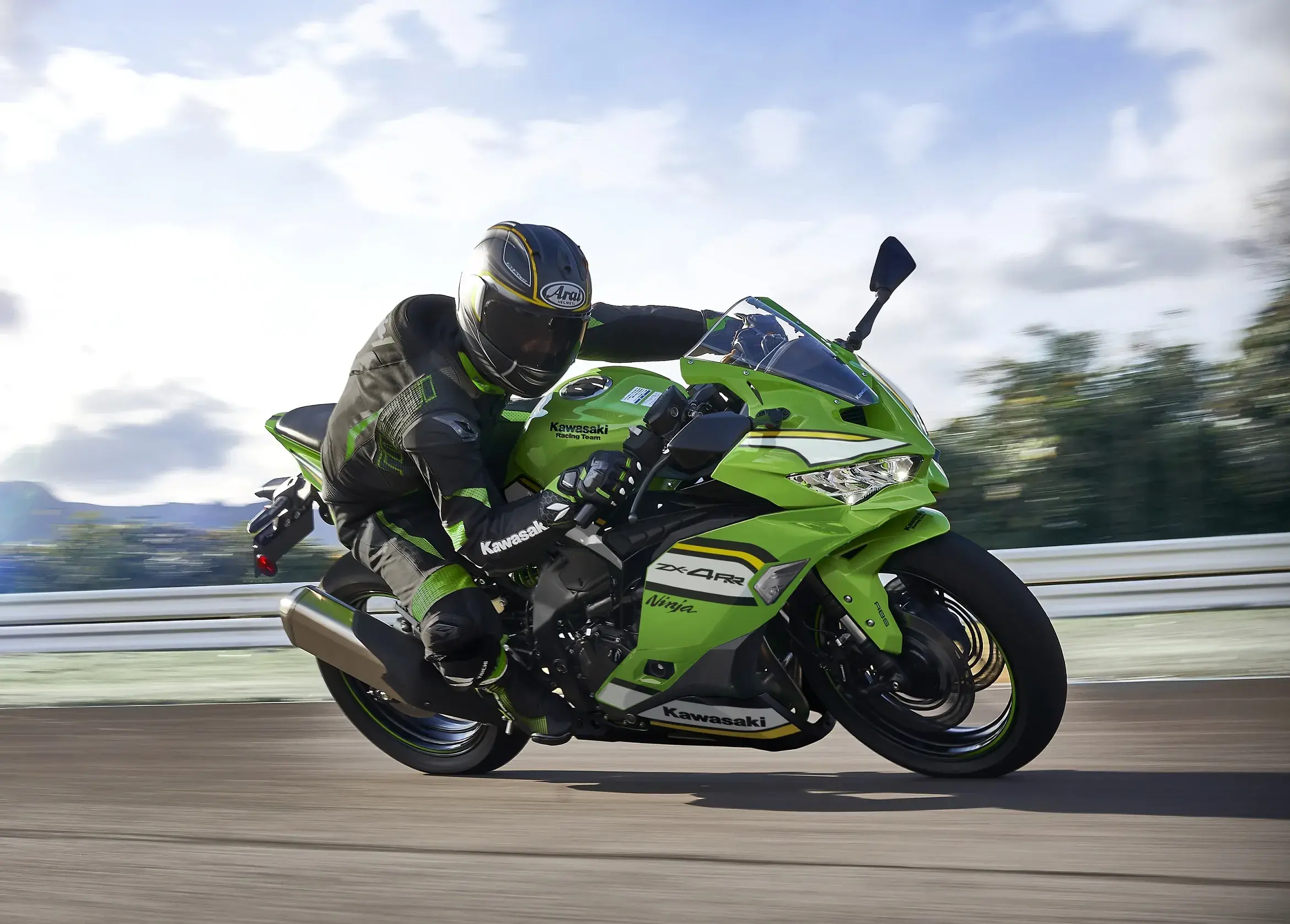Kawasaki Ninja Zx 4 Rr (2)