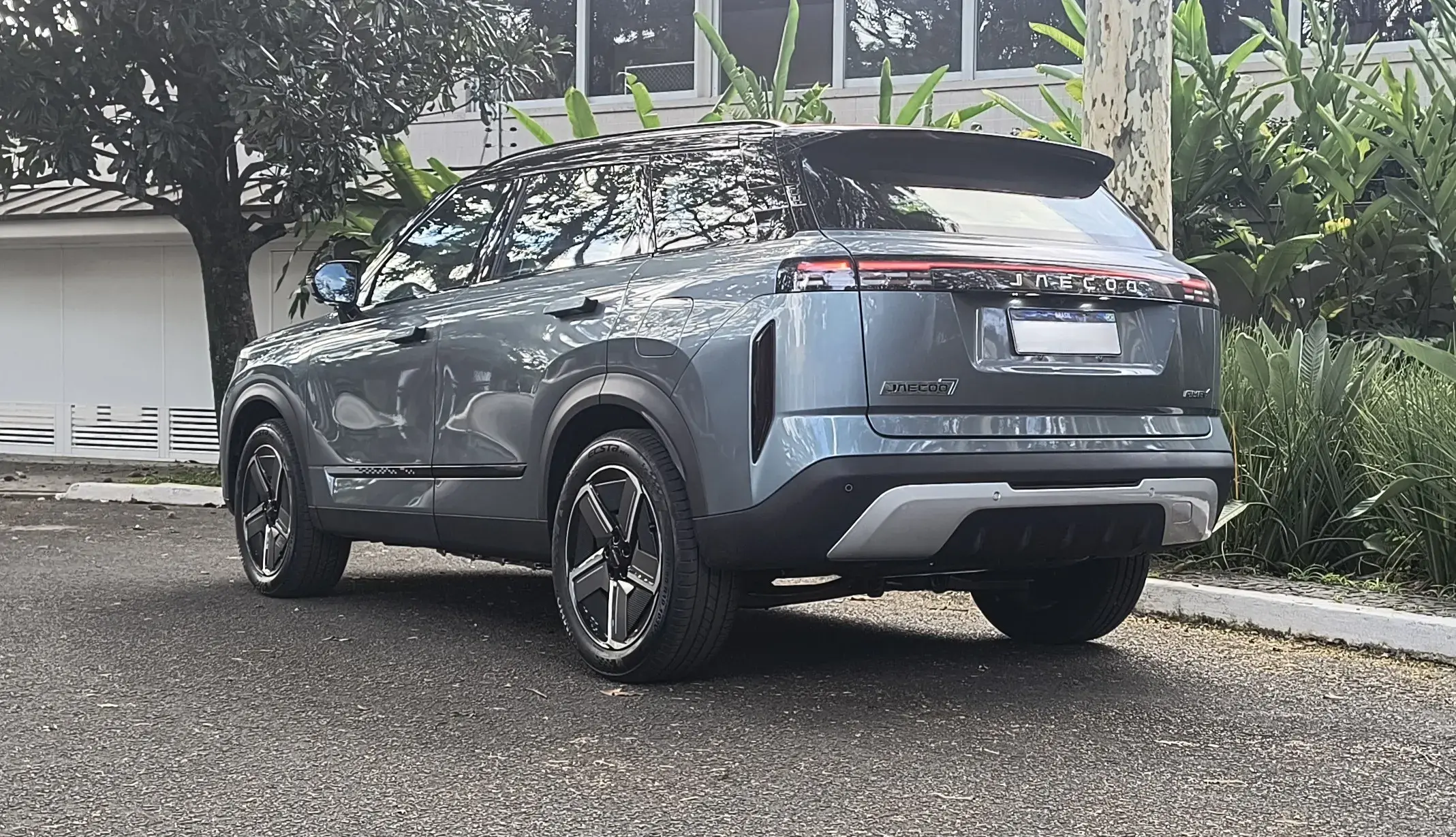 As arrancadas e retomadas do SUV híbrido Jaecoo 7 são convincentes e o preço de R$ 249.990 é competitivo