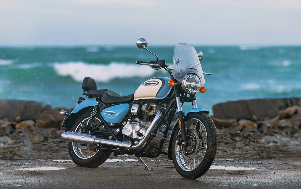 Royal Enfield Meteor 350 Aurora Blue 2