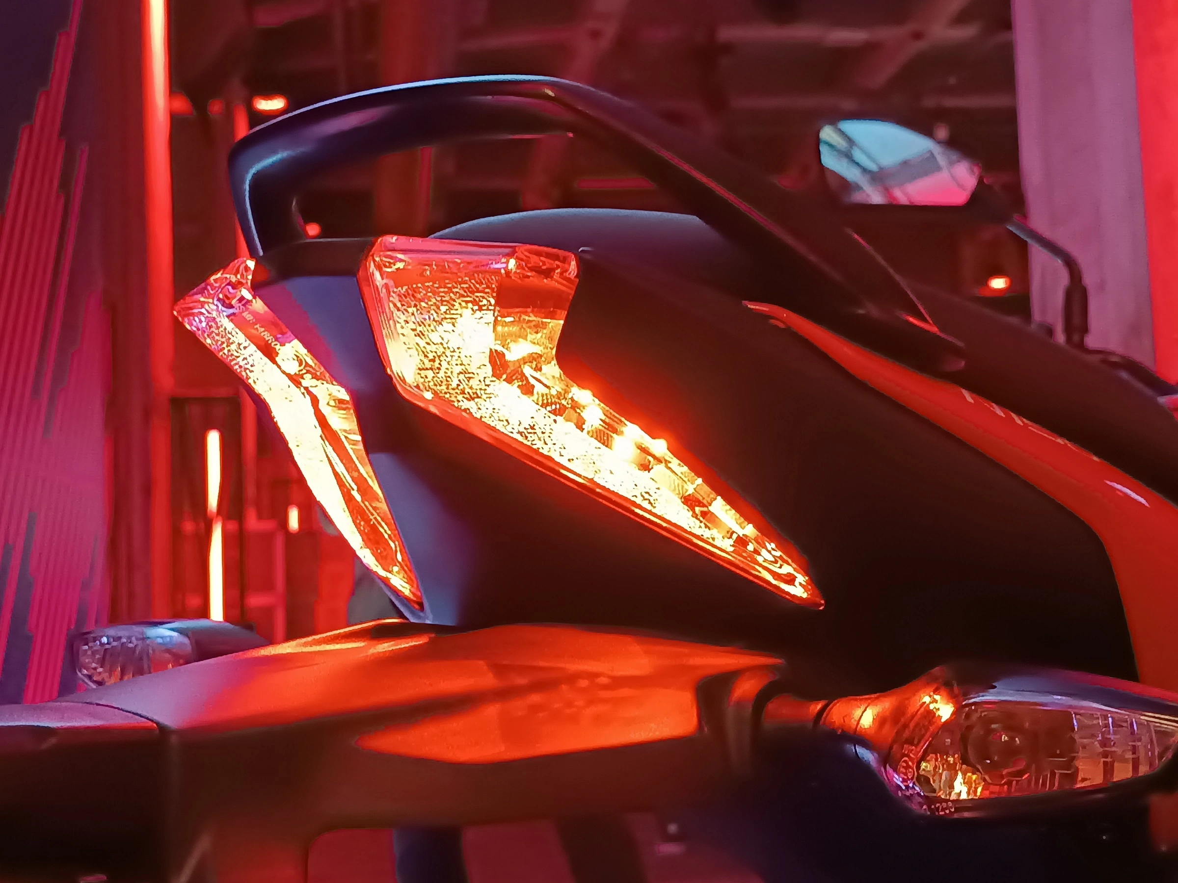 Bajaj Pulsar N150 Lanterna