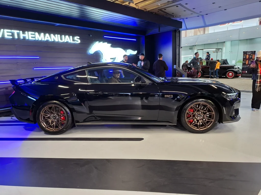 Ford Mustang Manual 1