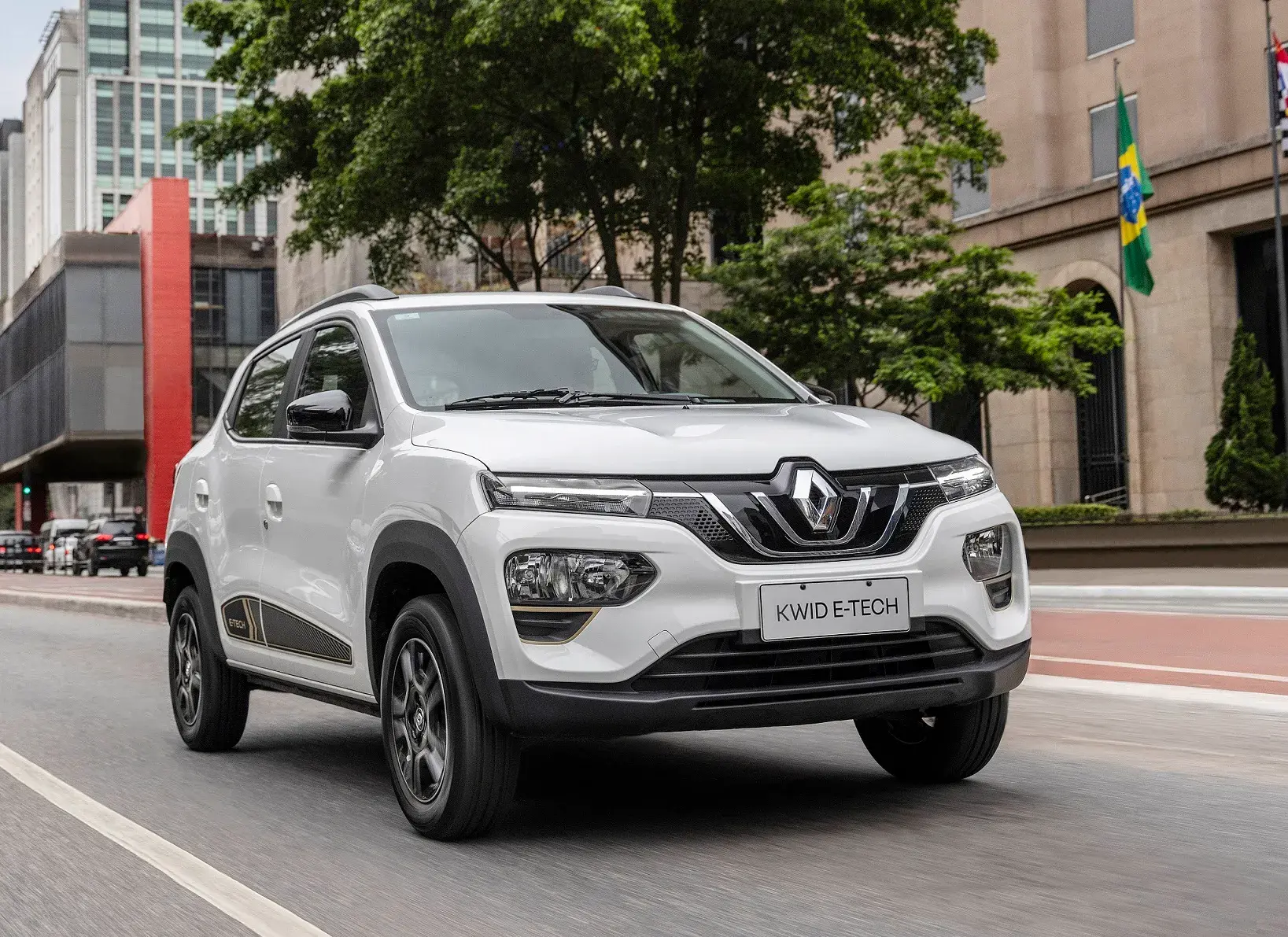 Como a bateria de um carro elétrico é resfriada?