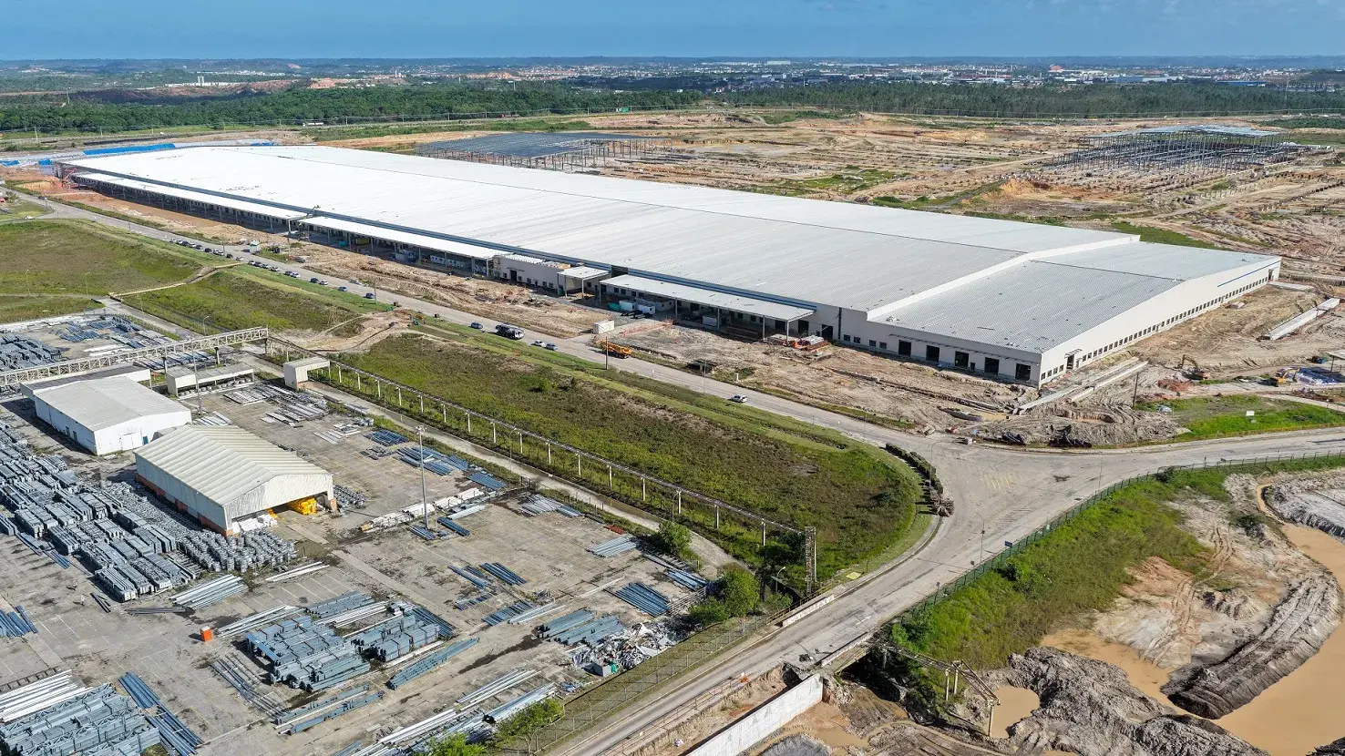 A fábrica da BYD em Camaçari (BA) já opera com capacidade de 150 mil carros por ano e poderá saltar para 300 mil na próxima fase