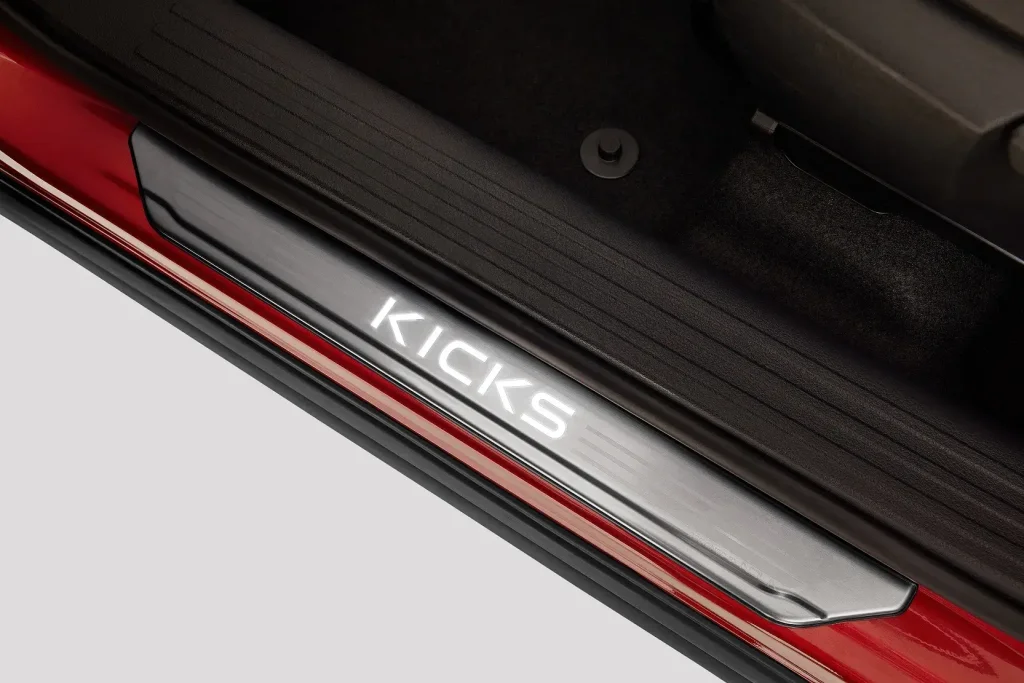 Acessório Nissan Kicks Soleira Iluminada