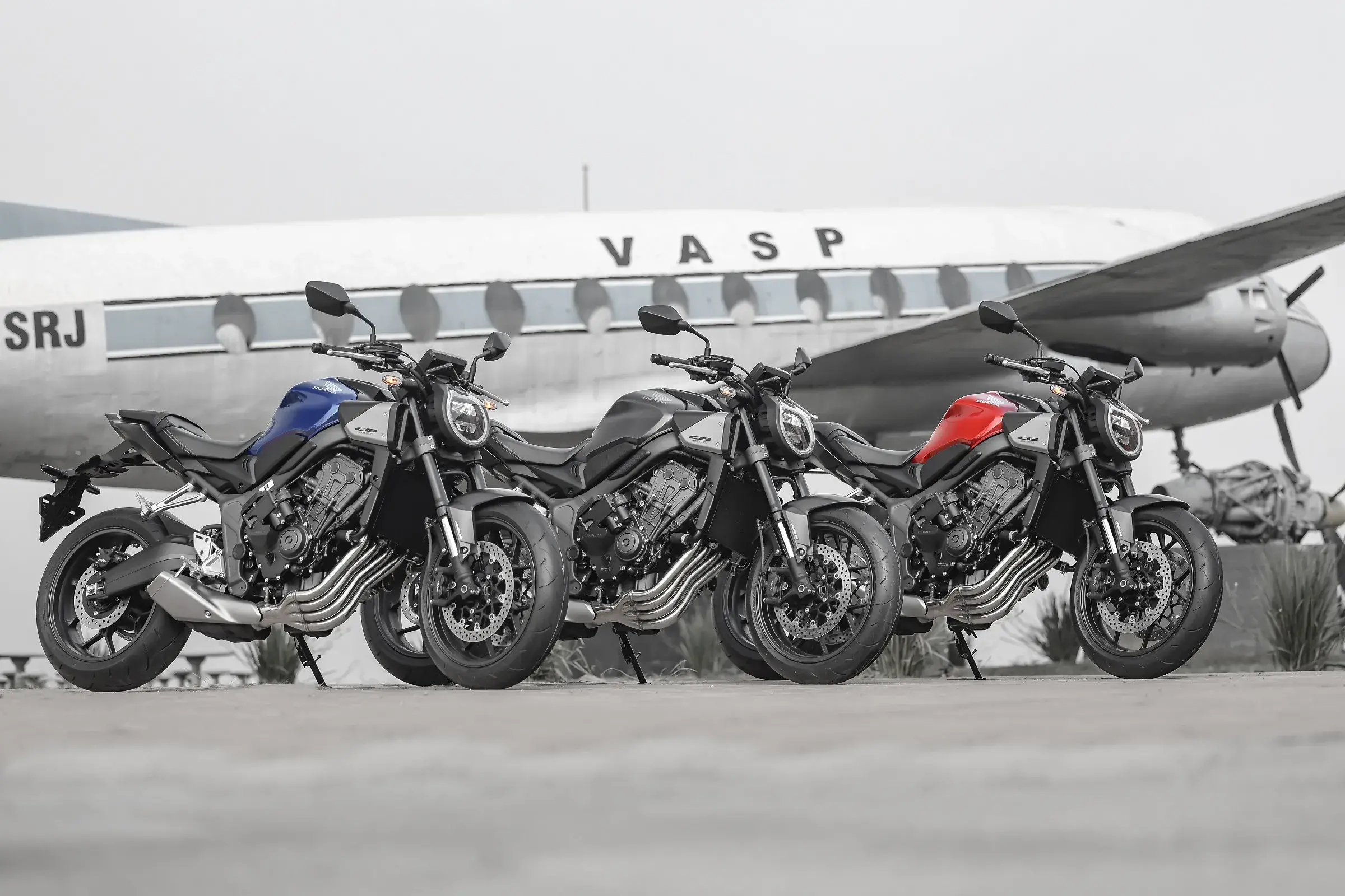 A Honda CB 650R é a primeira moto do com embreagem eletrônica à venda no Brasil