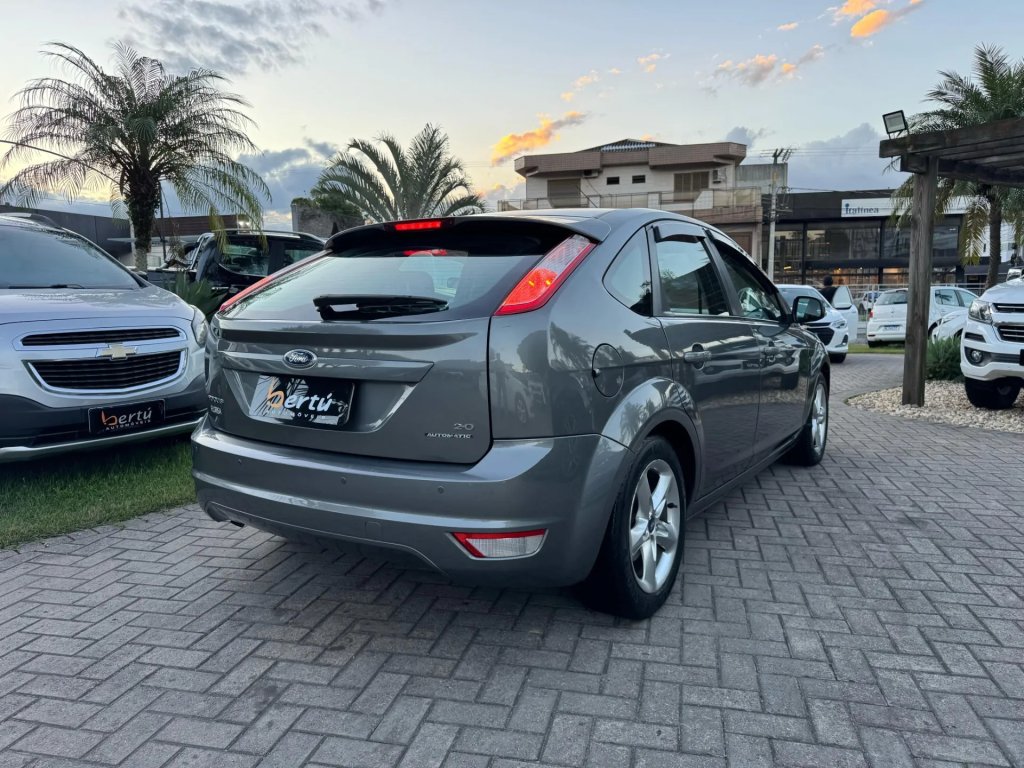 Carros usados que ainda valem cada centavo