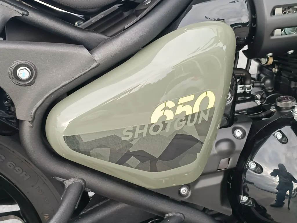 Royal Enfield Shotgun 650 (16)