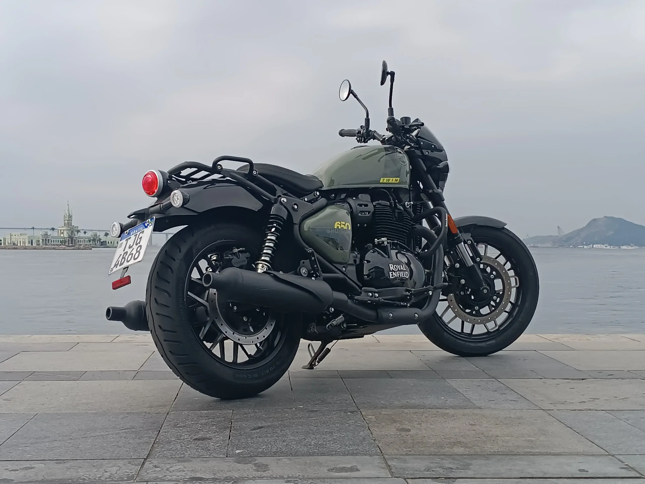 Royal Enfield Shotgun 650 (2)