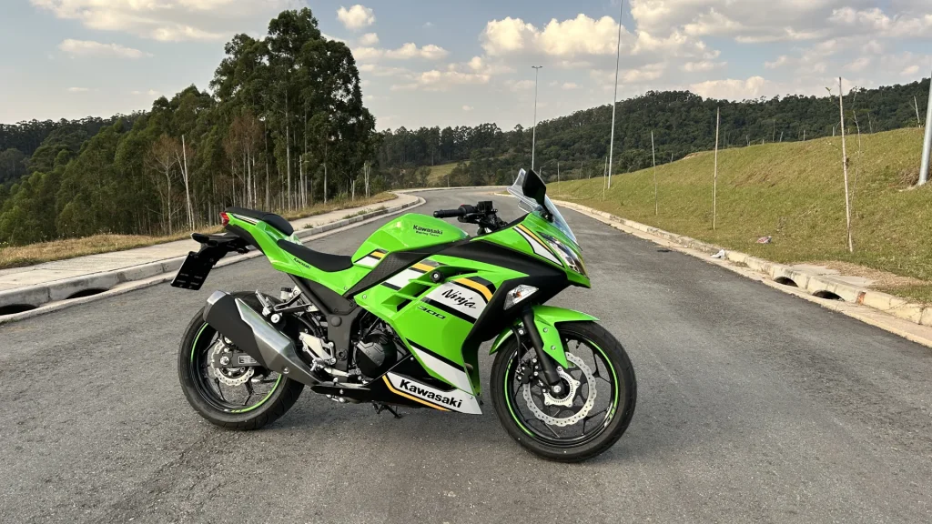 Kawasaki Ninja 300 2025 Wm1