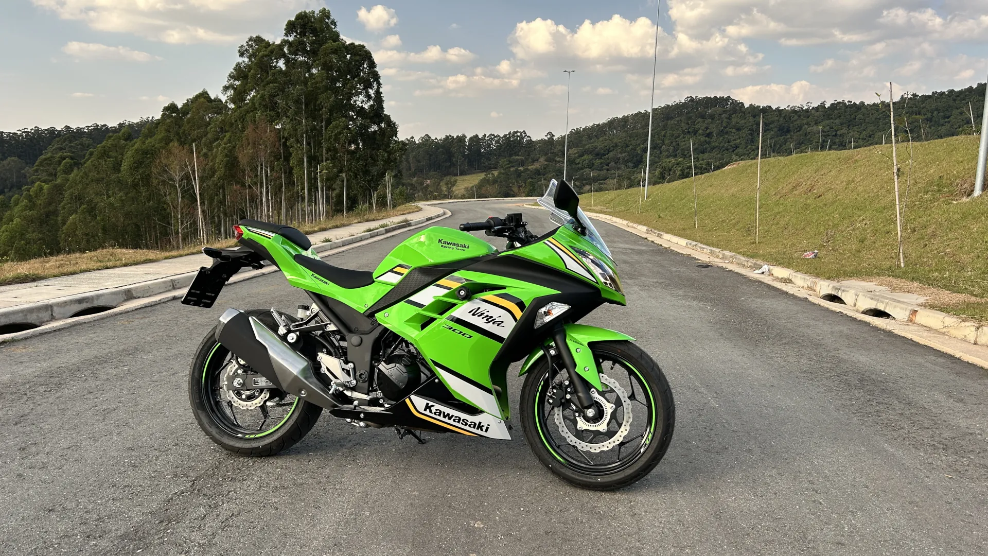 Kawasaki Ninja 300 2025 Wm1