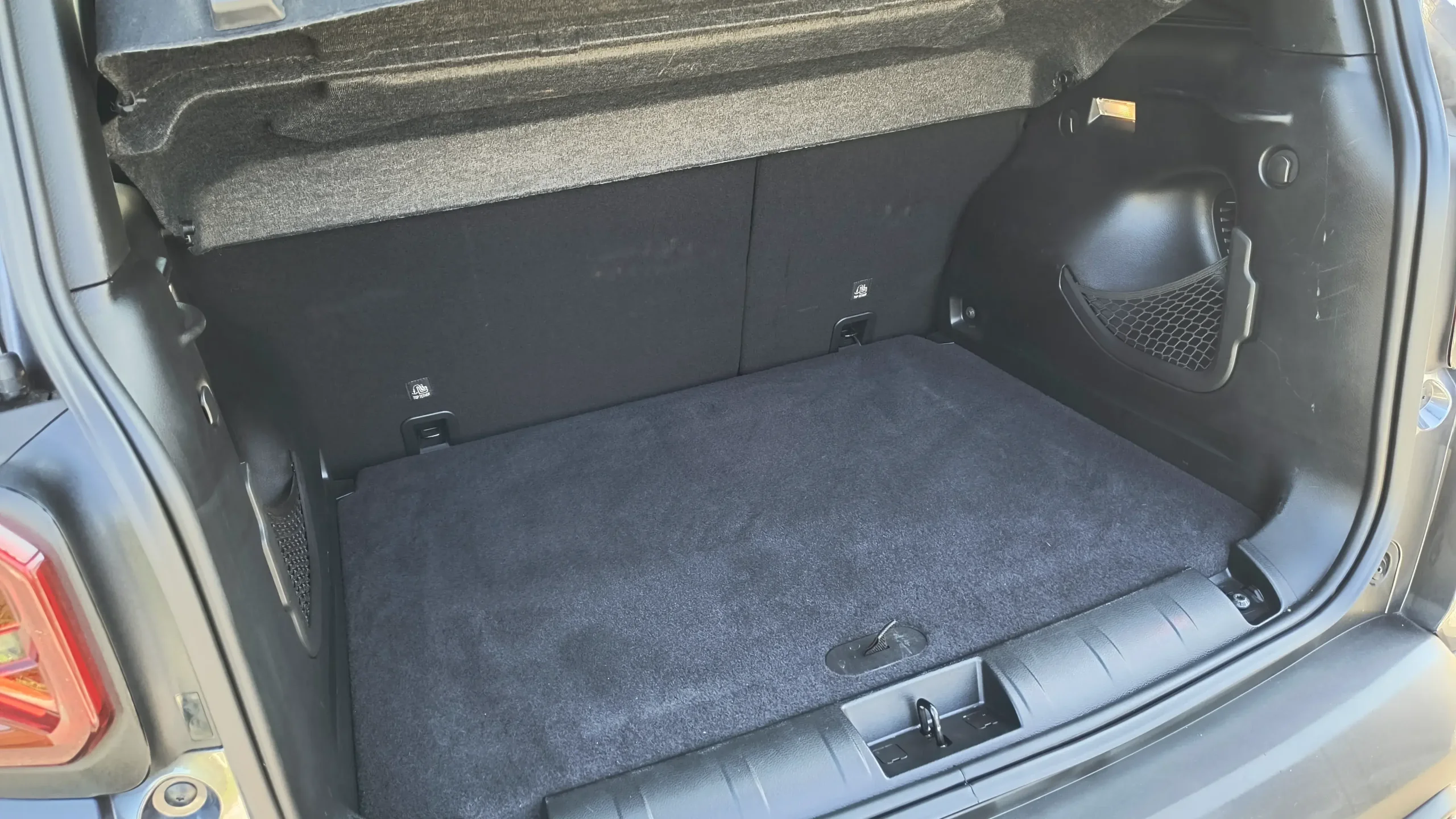 Jeep Renegade Sport Altitude 2025 (4)