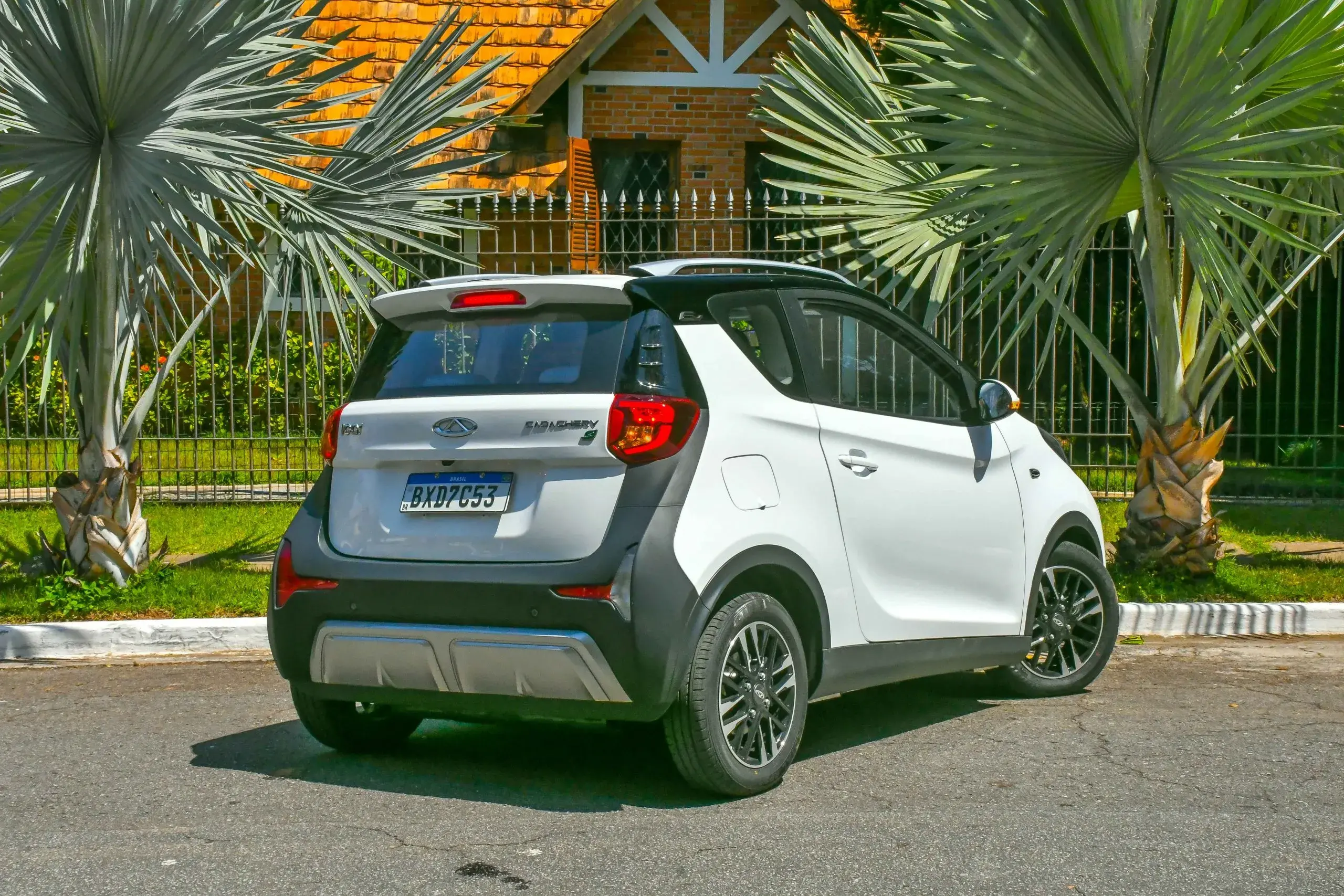Carro elétrico Porta-malas do Caoa Chery iCar tem capacidade para apenas 100 litros.