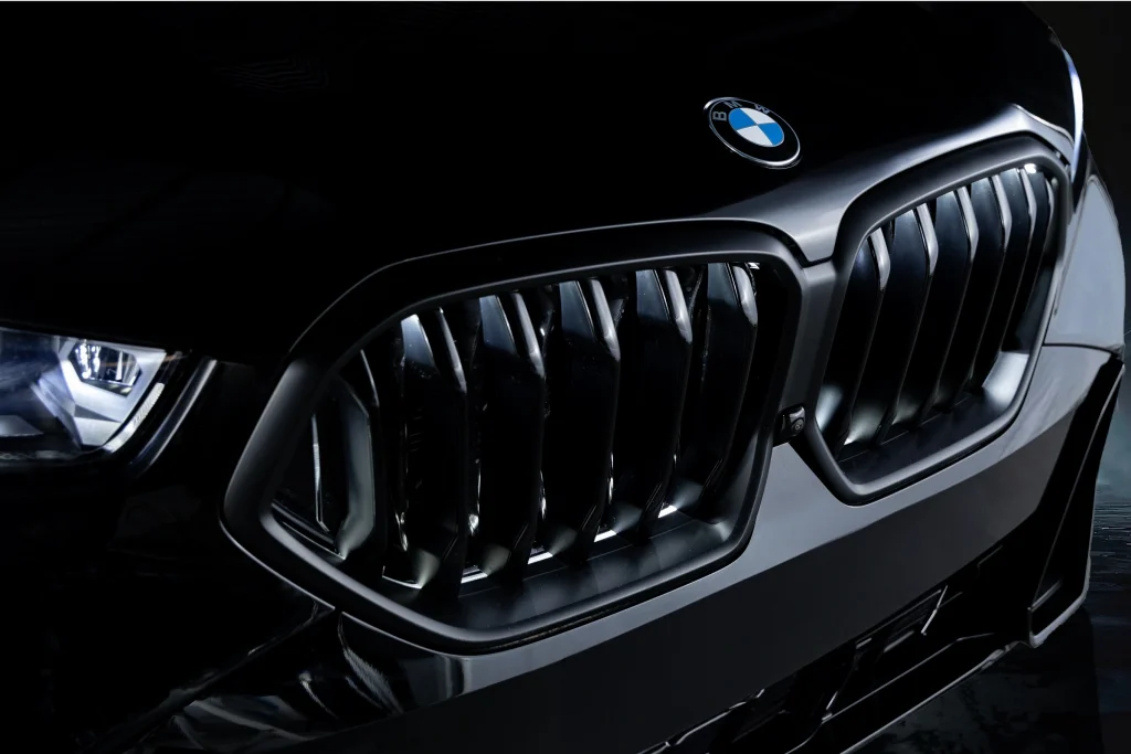 BMW lança série especial X6 Dark Edition no Brasil