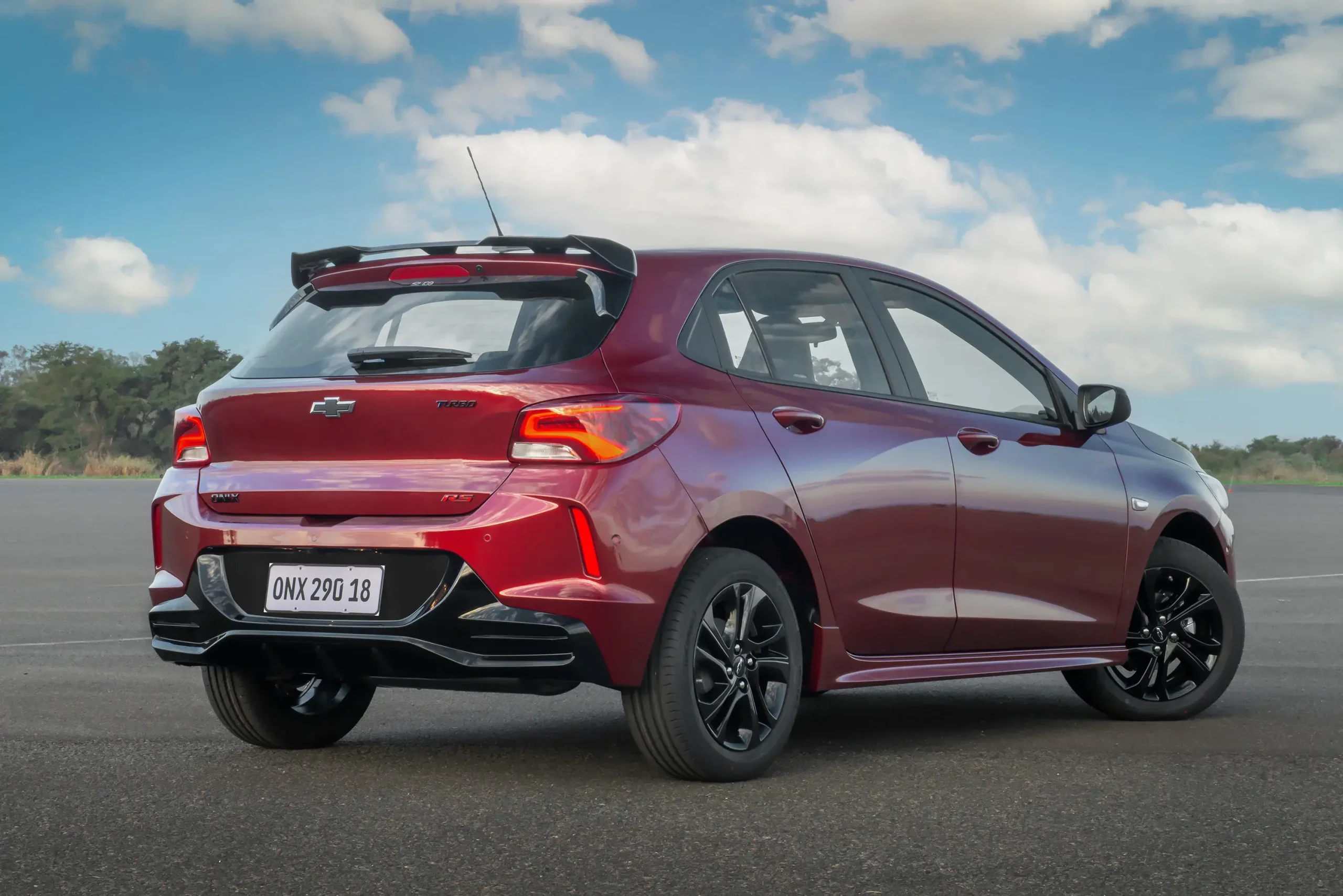 Chevrolet Onix 2026 tem sete versões para atrair o máximo de público possível