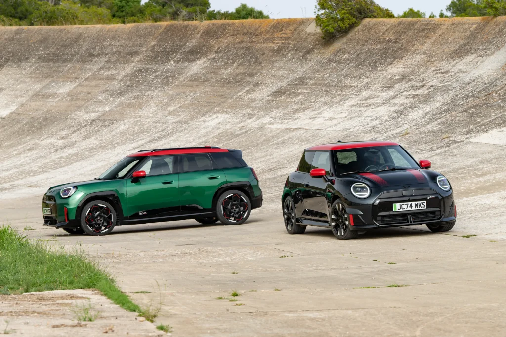 Dirigimos os Mini John Cooper Works E e John Cooper Works Aceman E