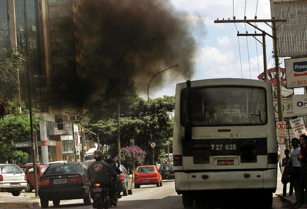 Caminhões E ônibus A Diesel Representam 90 Da Poluição Brasileira