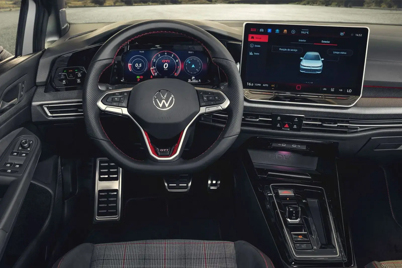 O novo Golf GTI terá duas versões, que se diferenciam por acabamentos. A diferença de preços é de R$ 15 mil