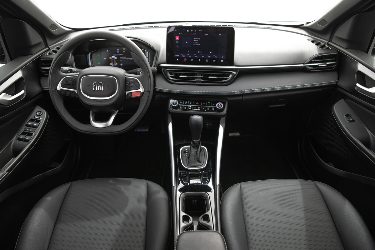 Fiat Fastback Impetus Hybrid 2026 tem boas tecnologias para o segmento