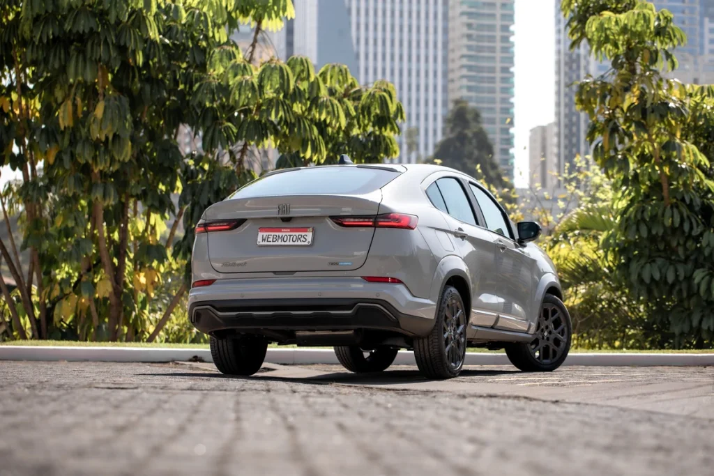 Carros grandes para a família até R$ 120 mil: Fiat Fastback é uma opção