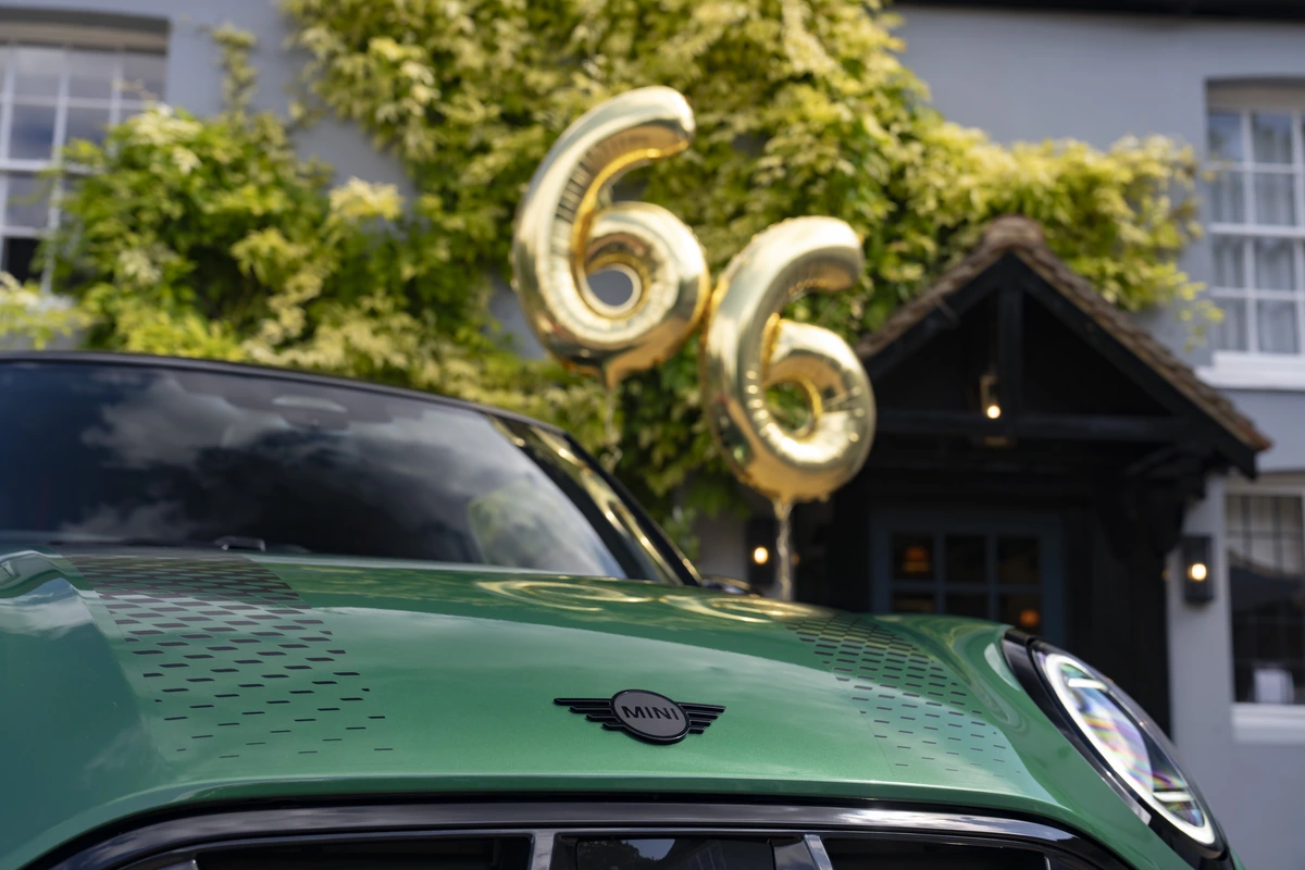 Uma retrospectiva pelos 66 anos de história da Mini