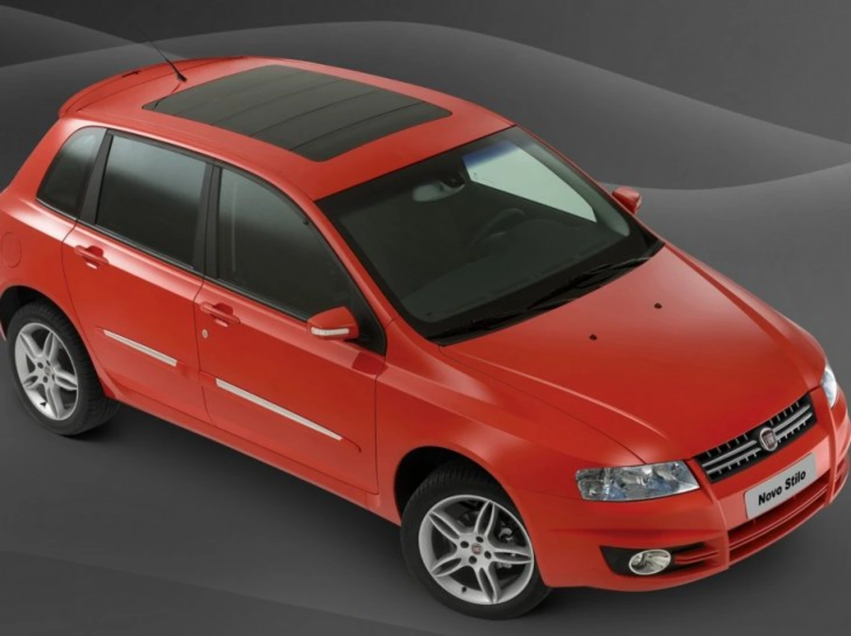 Fiat Stilo Abarth foi um dos hatches apimentados com o logo da italiana no mercado brasileiro