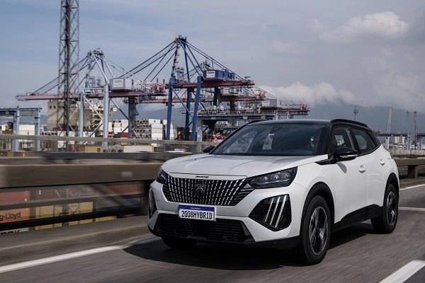 Peugeot 2008 híbrido está com descontos de até R$ 30 mil
