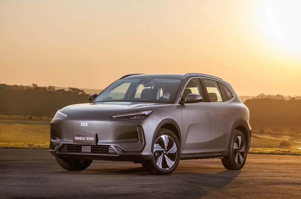 O Geely EX5 é o primeiro modelo da marca chinesa a ser comercializado no mercado brasileiro