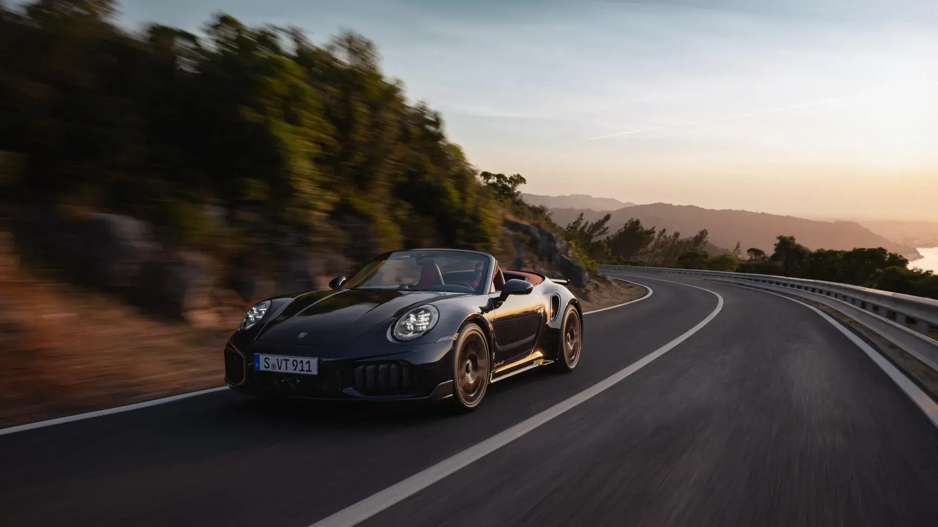 Porsche 911 Turbo S está em pré-venda no Brasil