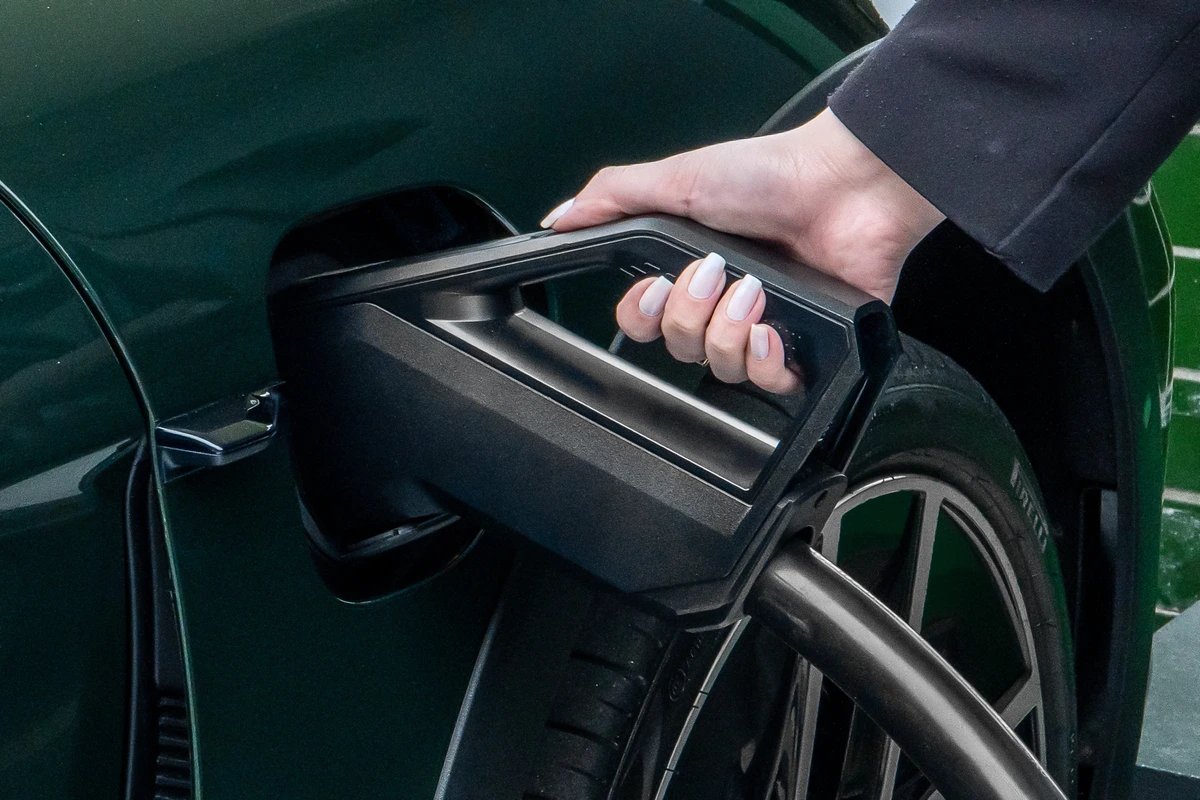 Entenda as diferenças entre cada tipo de carregador de carro elétrico
