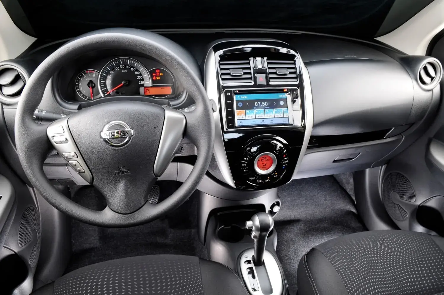 Nissan March automático é hoje uma excelente opção de carro usado