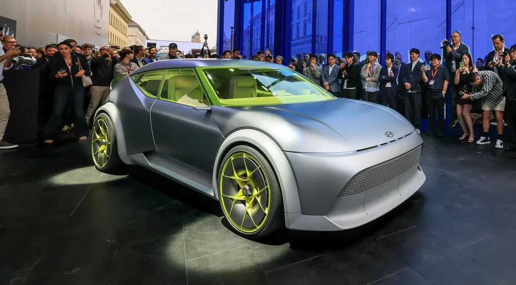 Hyundai Concept Three 4