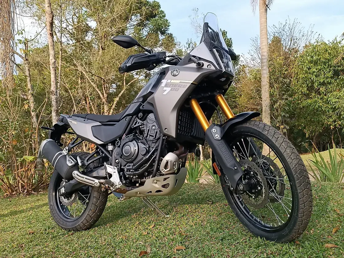 A Yamaha Ténéré 700 herda o visual agressivo das antecessoras