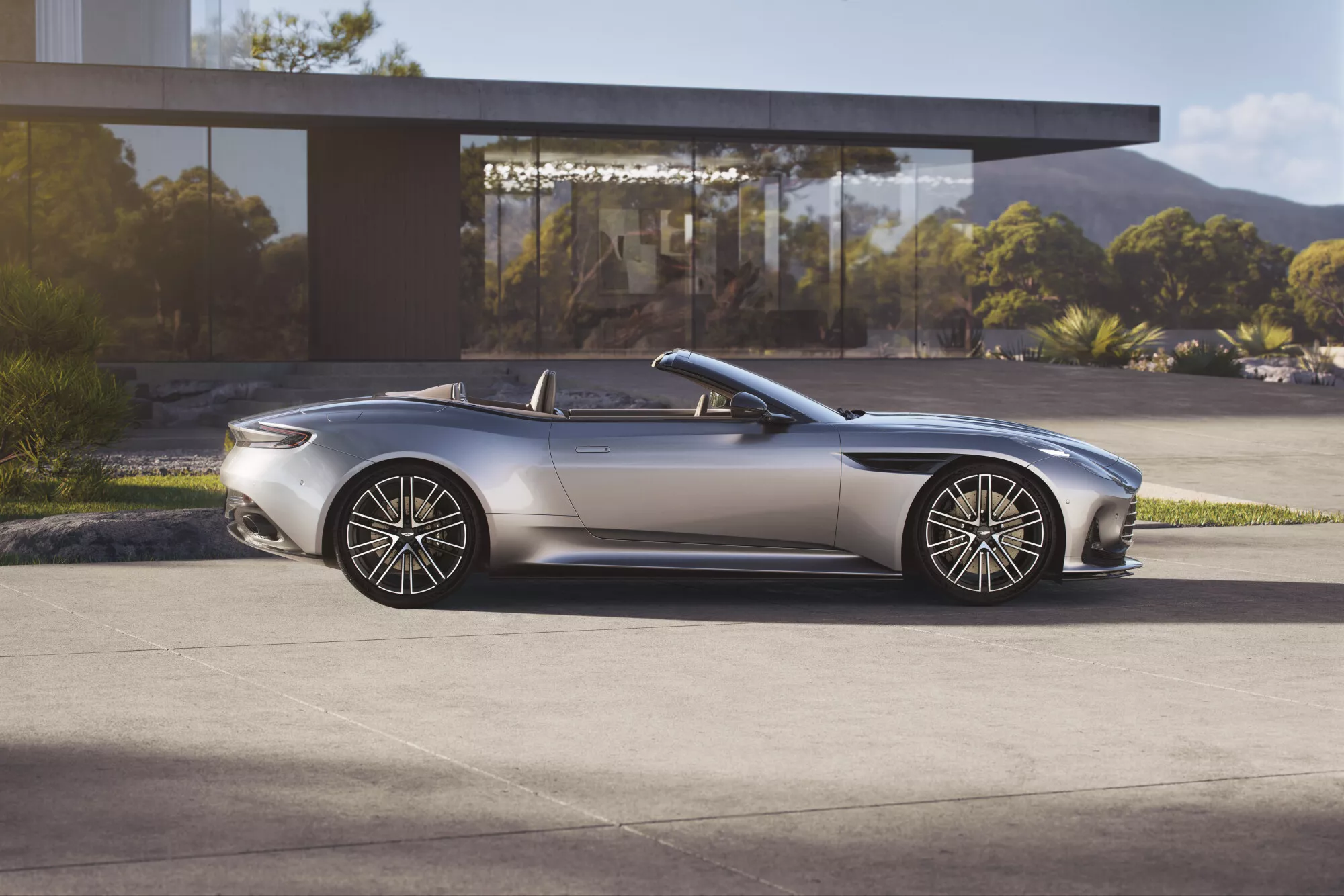 Aston Martin usa pneus que “falam” com o carro