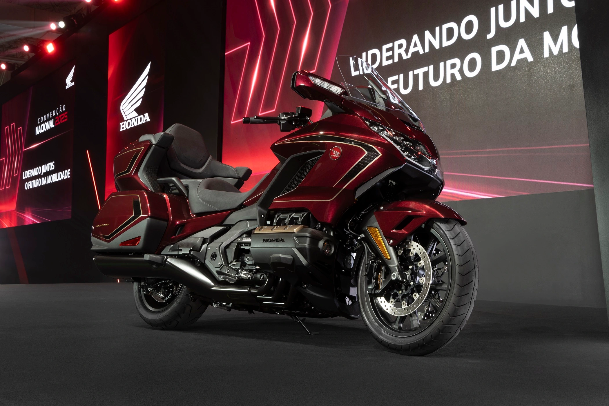 A caríssima Honda GL1800 Gold Wing também ganhará uma versão Special Edition comemorativa de 50 anos