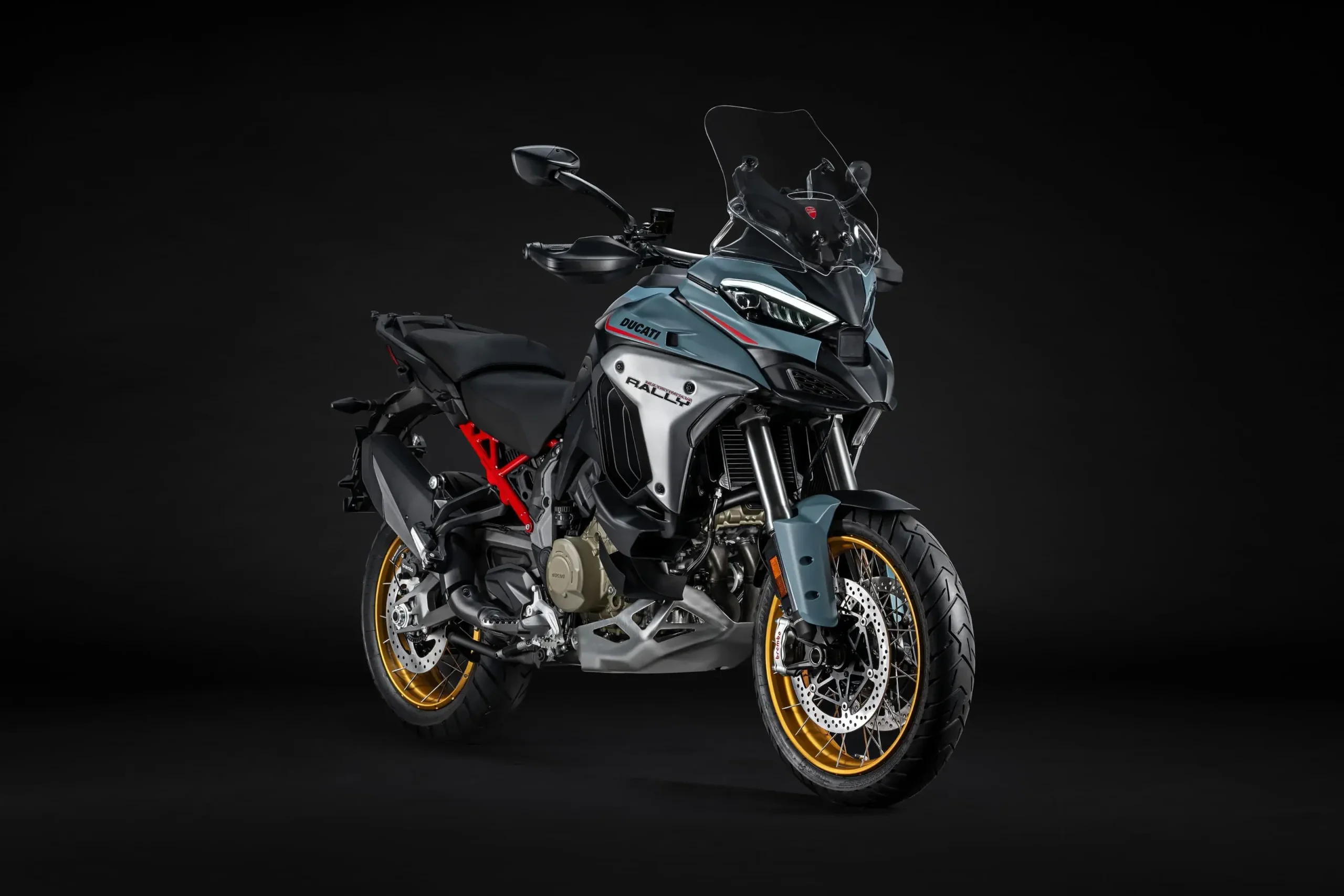 As suspensões da Ducati Multistrada V4 Rally agora são semiativas, e se ajustam automaticamente durante a condução