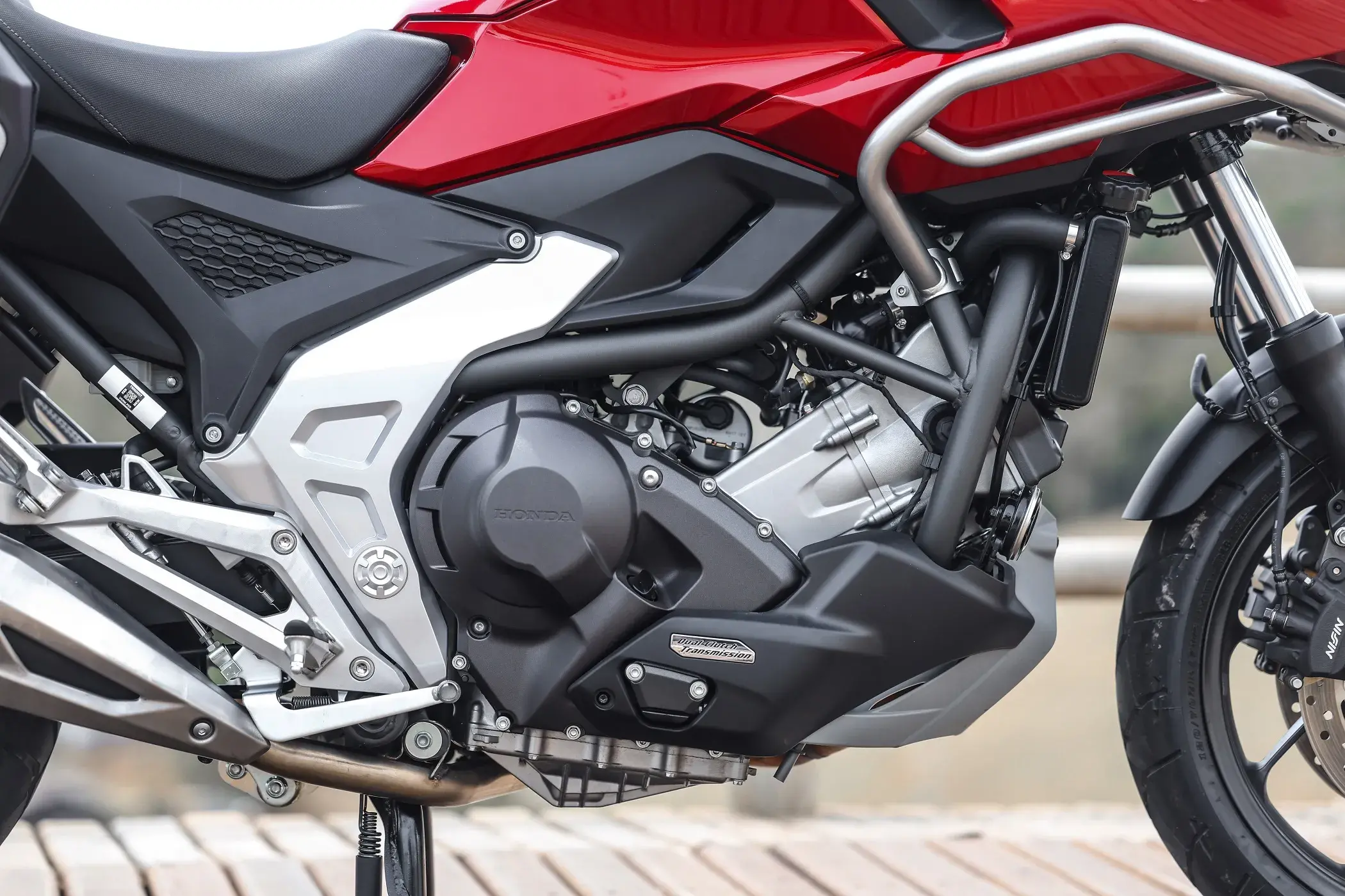 O motor não mudou: continua lá o confiável e econômico bicilíndrico de 58 cv e 7 kgfm