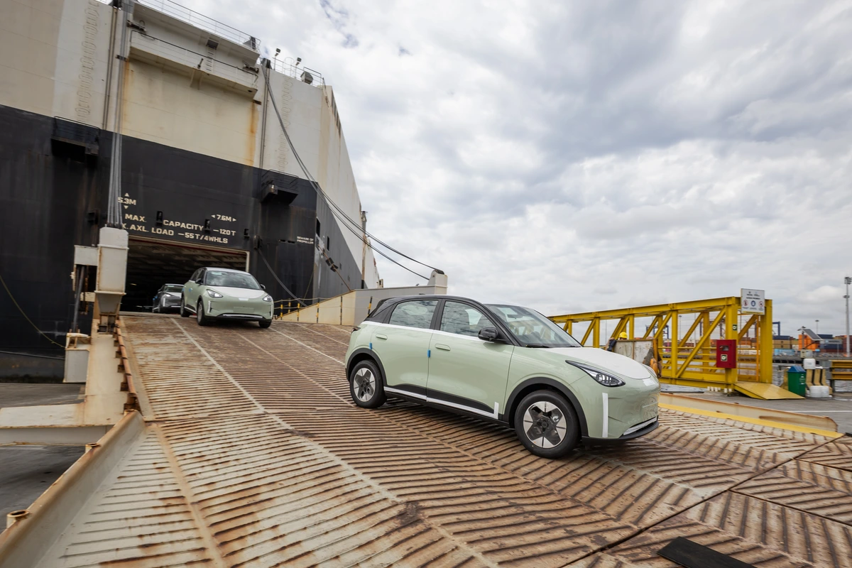 Geely EX2 chega para brigar com BYD Dolphin e cia