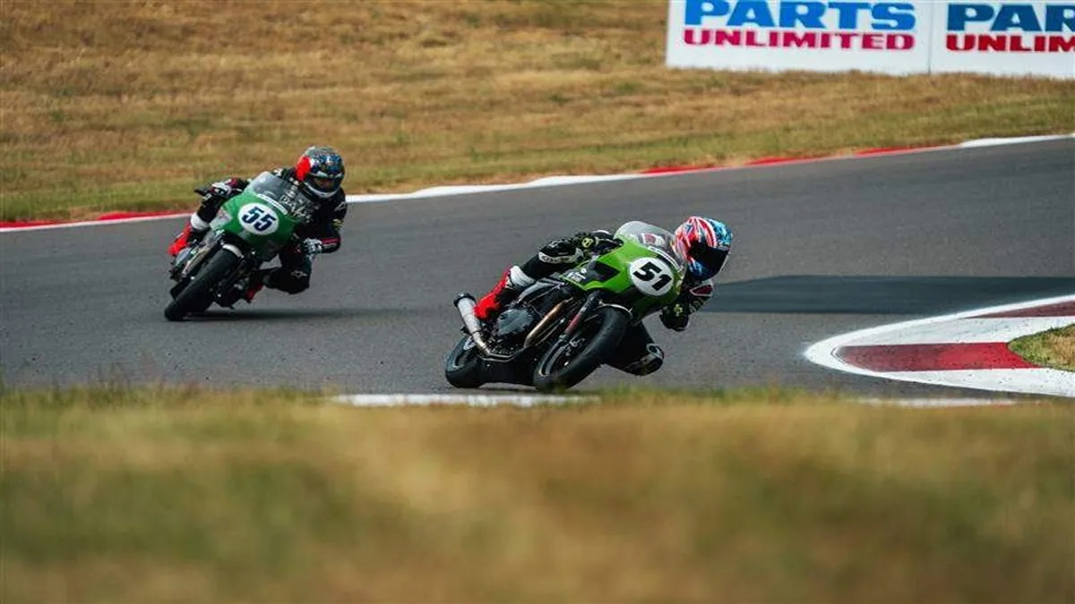 O programa Build. Train. Race da Royal Enfield levará duas novas brasileiras para as pistas norte-americanas