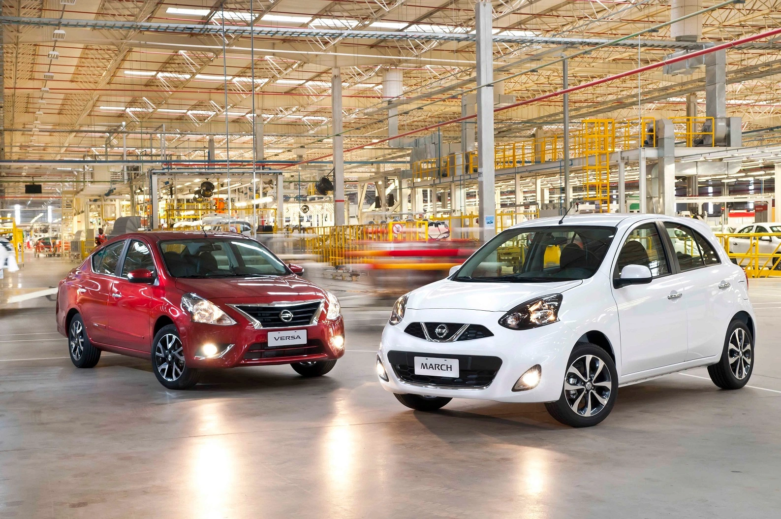 Os modelos Versa e March foram os primeiros veículos produzidos no Complexo Industrial de Resende (RJ)